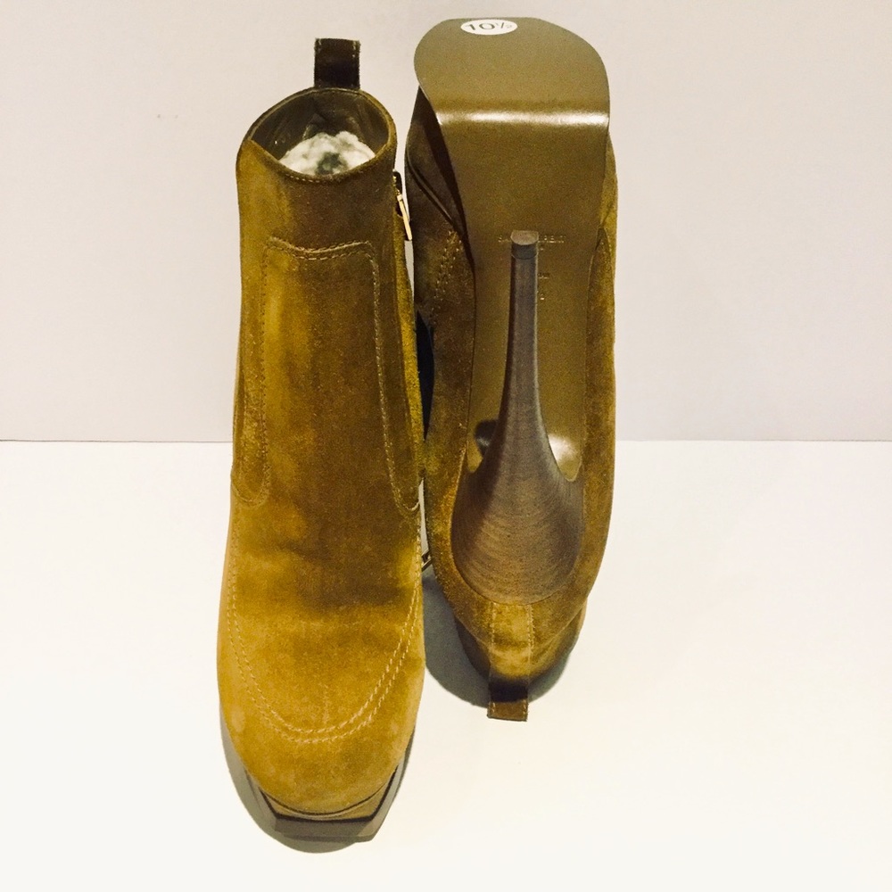 YVES SAINT LAURENT SUEDE “ TRIBUTE 105 ” TALL PLATFORM ANKLE BOOTS. - Picture 10 of 10